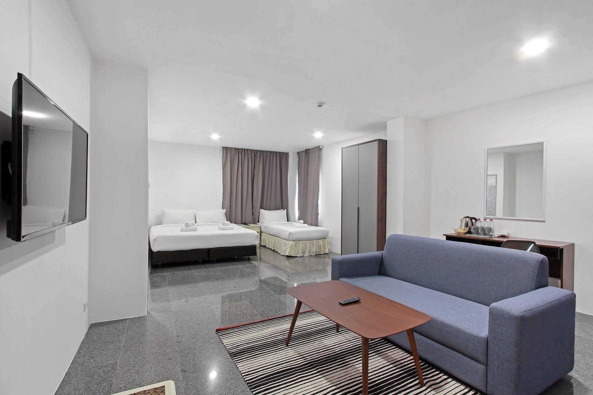 Pula Silom Hotel Bangkok Buitenkant foto